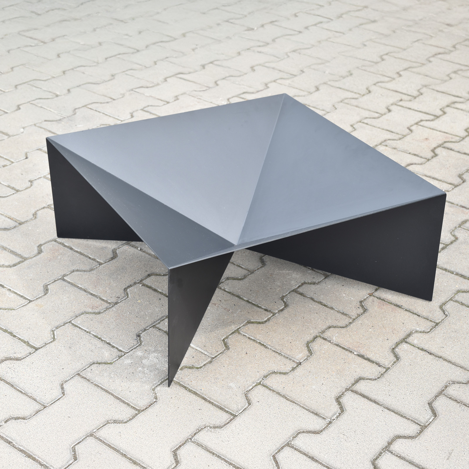 Design Feurschale - eckig aus Metall
