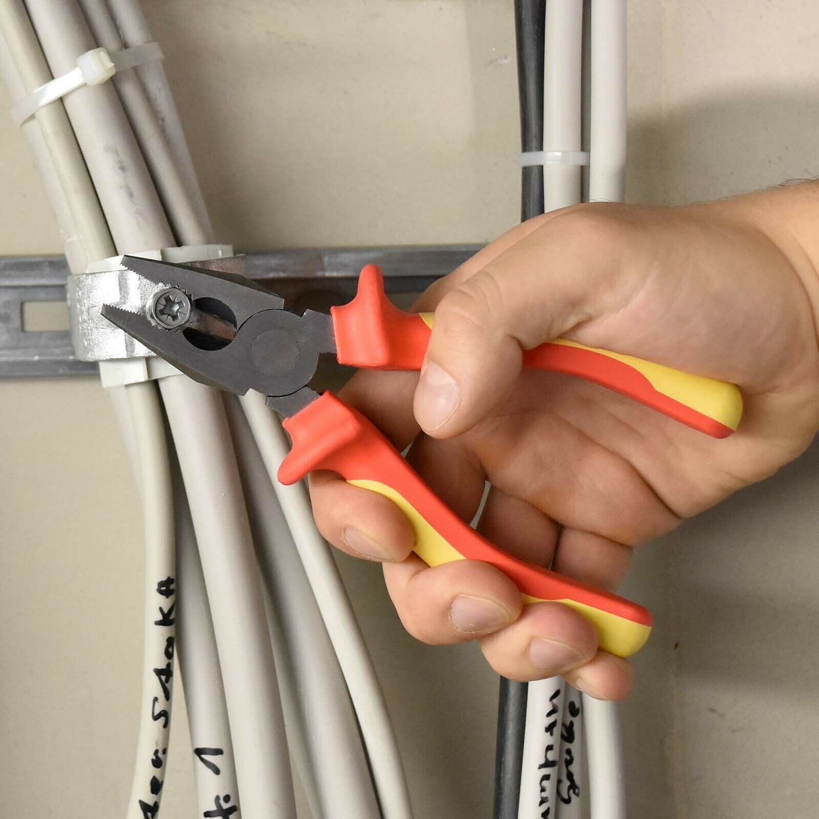 VDE-Elektrikerzangen-Set, 2-teilig - Abisolierzange und Kombizange VDE-Elektrikerzangen-Set, 2-teilig - Abisolierzange und Kombizange