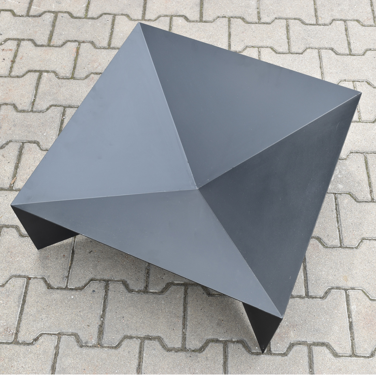 Design Feurschale - eckig aus Metall